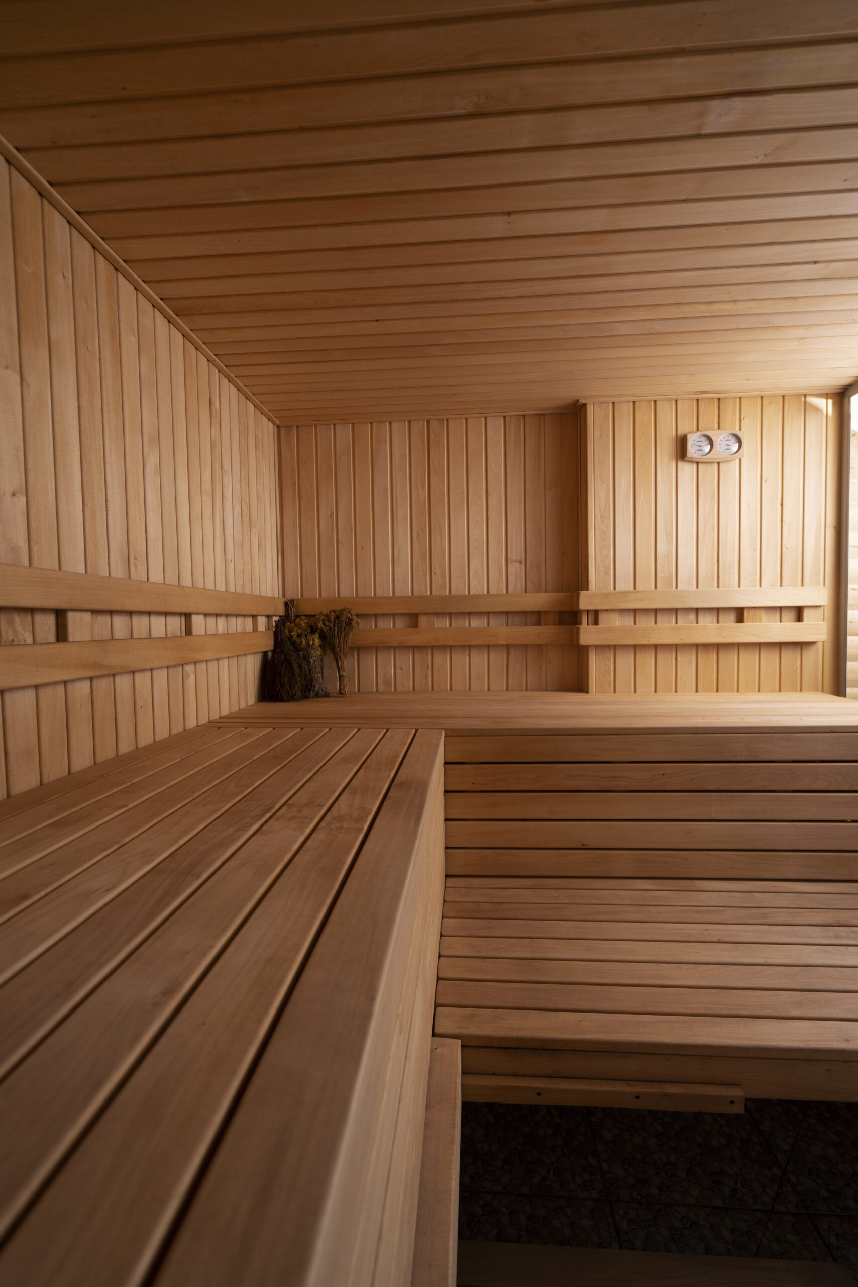 Czym jest thermo drewno – Domki Sauny
