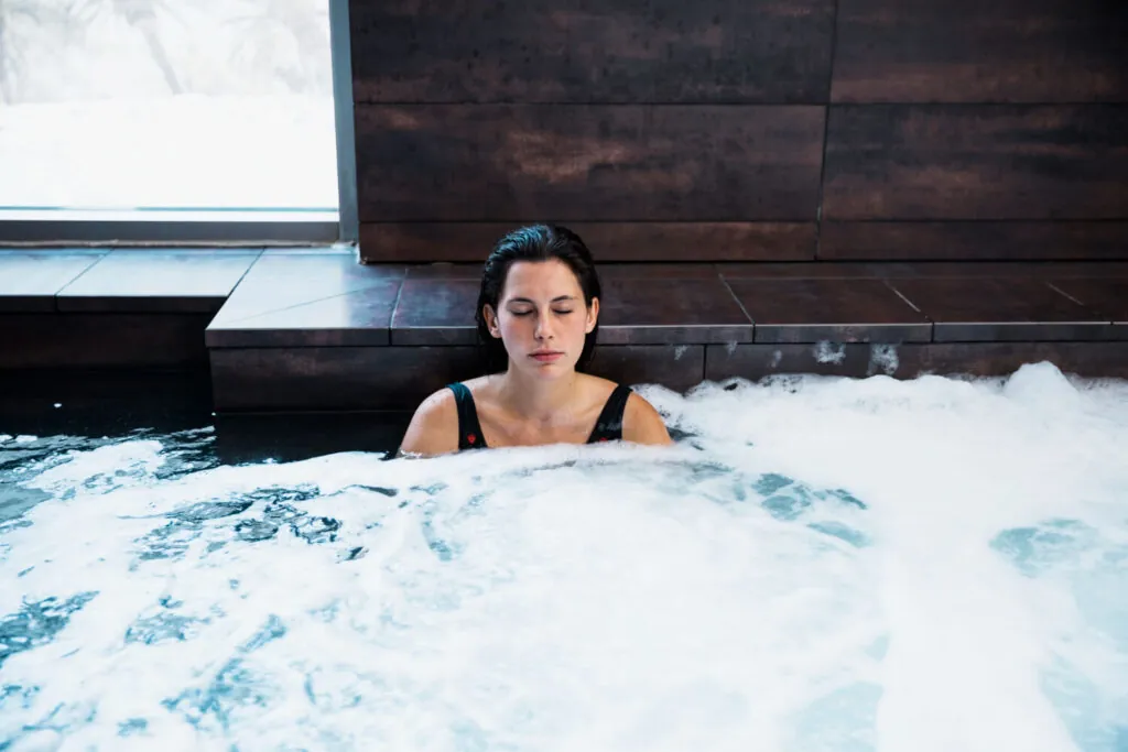 Basen i jacuzzi w ciąży – Domki Sauny